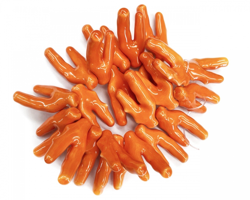 Бусины керамические лапки цвет оранжевый (коралловый) размер бусины около 40-50мм