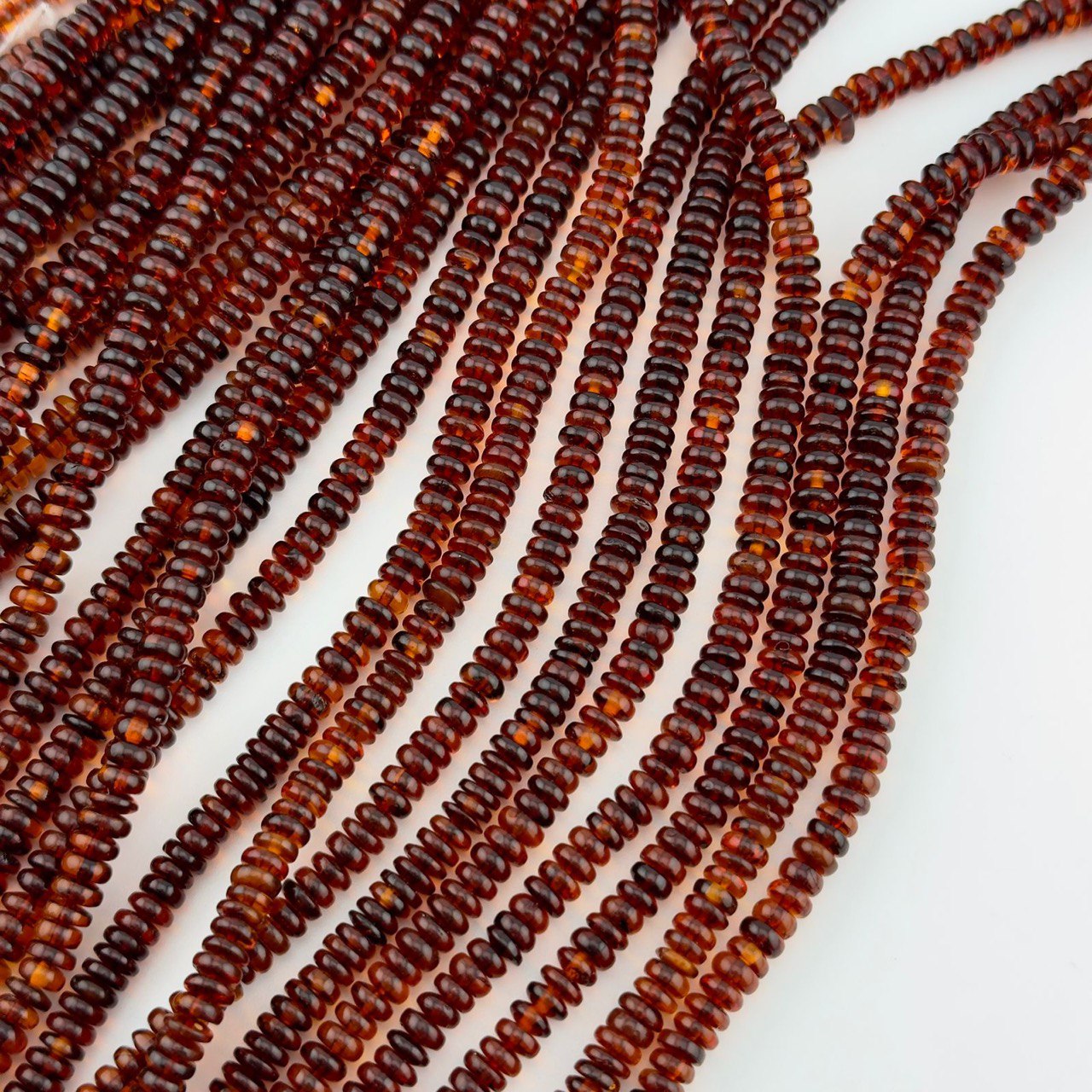 Бусины Янтарь натуральный размер 5*2мм