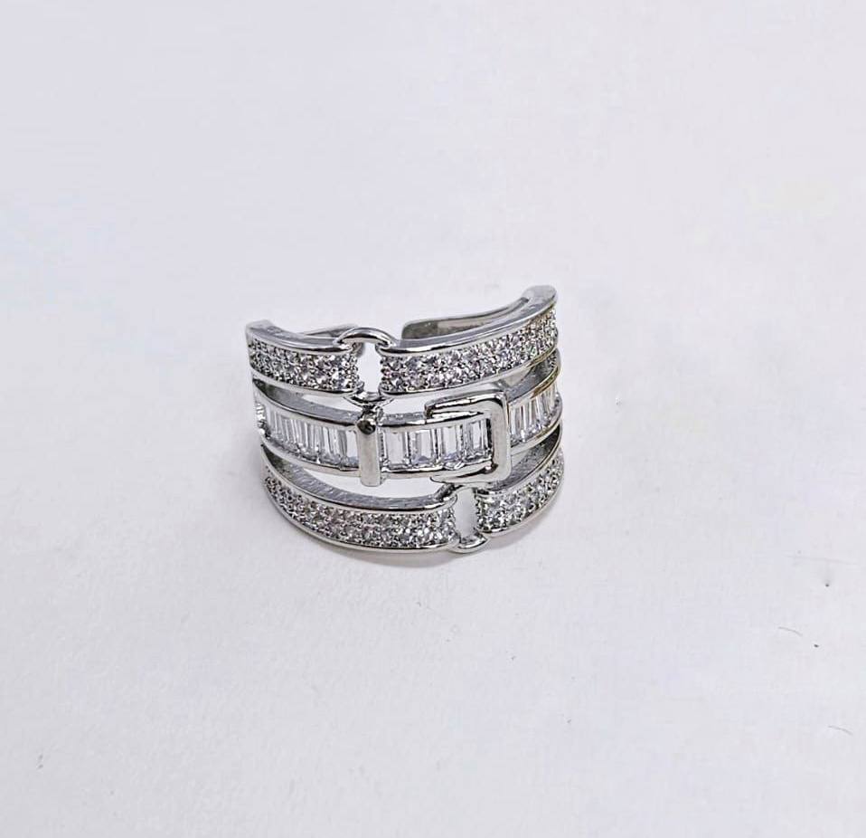 Кольцо безразмерное с фианитами размер 20*15мм цвет серебро